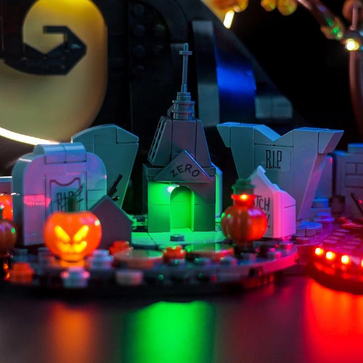 Actual product image BrickBling LED light set for LEGO Tim Burton's Disney film Nightmare Before Christmas (21351) incl. remote