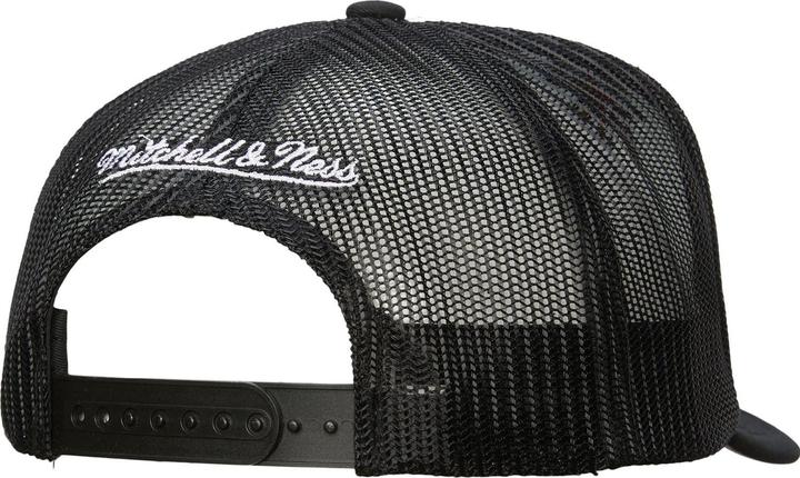 Actual product image Mitchell & Ness Mesh Trucker Cap - GRIDLOCK Chicago Bulls