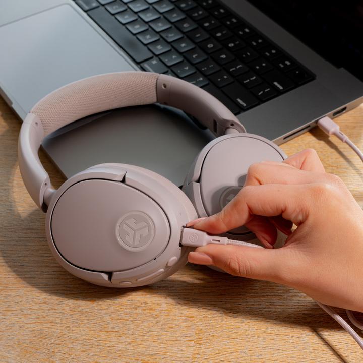 Produktbild JLab Audio JBuds Lux (ANC, 70 h, Kabellos, Kabelgebunden)