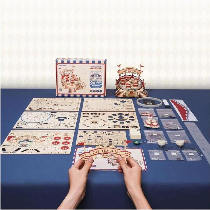 Produktbild Rokr Tilt-A-Whirl - 3D Holzbausatz (elektrisch)