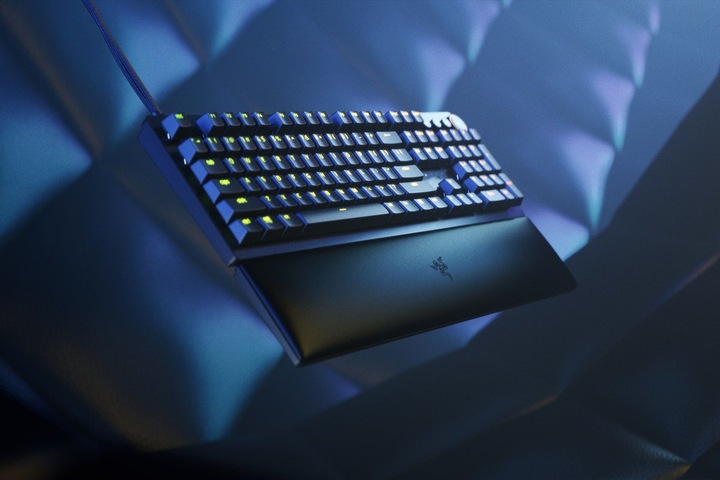Actual product image Razer Huntsman V2 (DE, Cable)