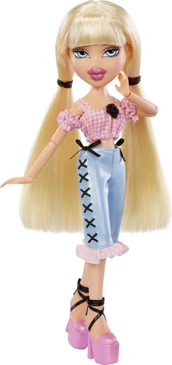 Actual product image MGA Bratz Goin Out Cloe doll 25cm