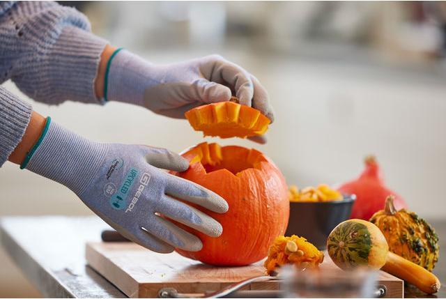 Actual product image Gebol Arbeitshandschuh Upcycled Sensitive hellblau 6 (6)