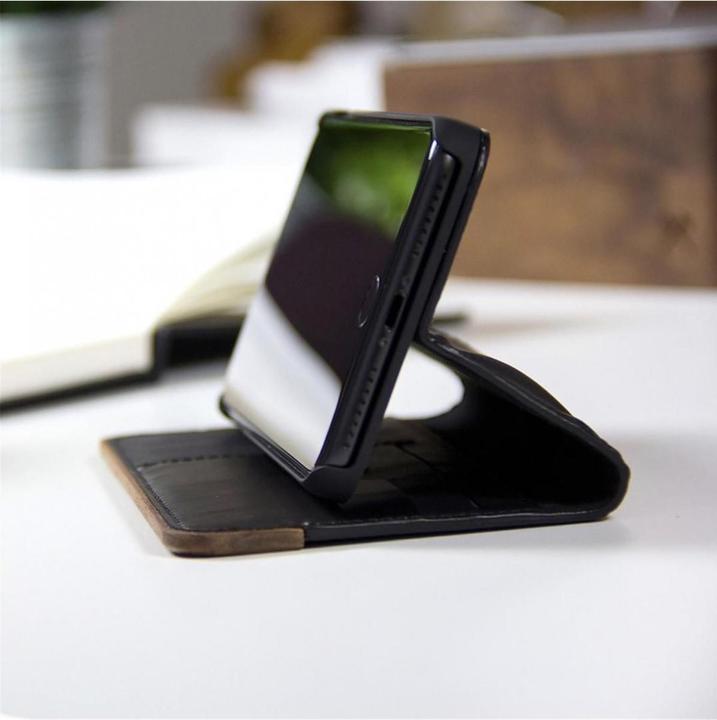 Actual product image Woodcessories EcoWallet (Apple iPhone 11 Pro)