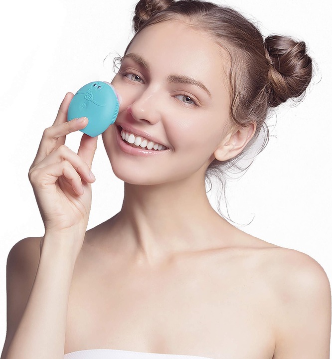 Actual product image Foreo LUNA play smart 2 smart skin analysis and facial cleansing device