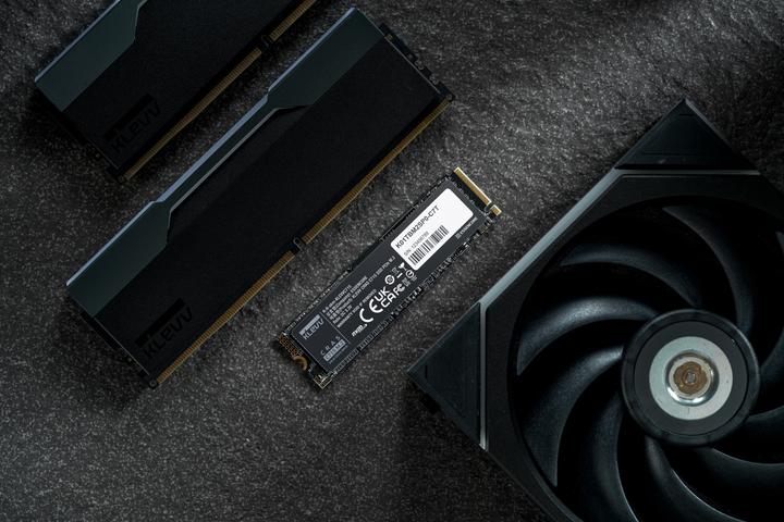 Immagine prodotto Klevv SSD C715 M.2 512GB PCIe Gen3x4 (512 GB, M.2 2280)