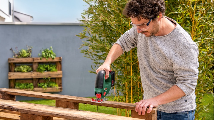 Produktbild Bosch Home & Garden UniversalSaw 18V-100