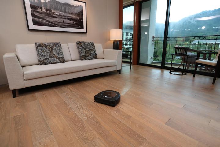 Actual product image Hobot Legee 668