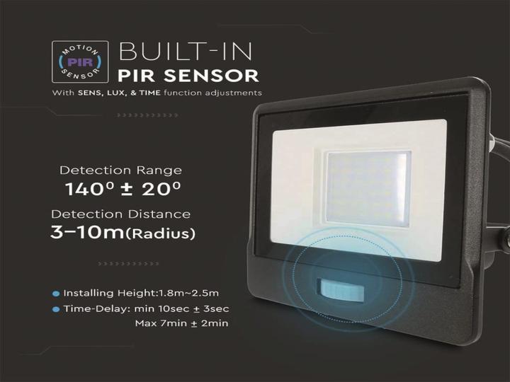 Actual product image V-TAC VT138S1 30W LED PIR Sensor Floodlight SAMSUNG Chip Black Body 3000K 1M Cable (2340 lm, IP65)