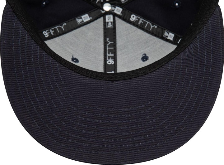 Actual product image New Era 9Fifty Snapback Cap - OUTLINE New York Yankees - M/L (M/L)