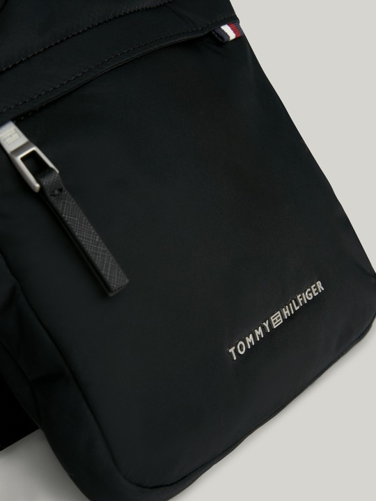 Image du produit Tommy Hilfiger Le mini-sac à bandoulière croisé caractéristique (4 % Polyuréthane, 96% polyester recyclé)