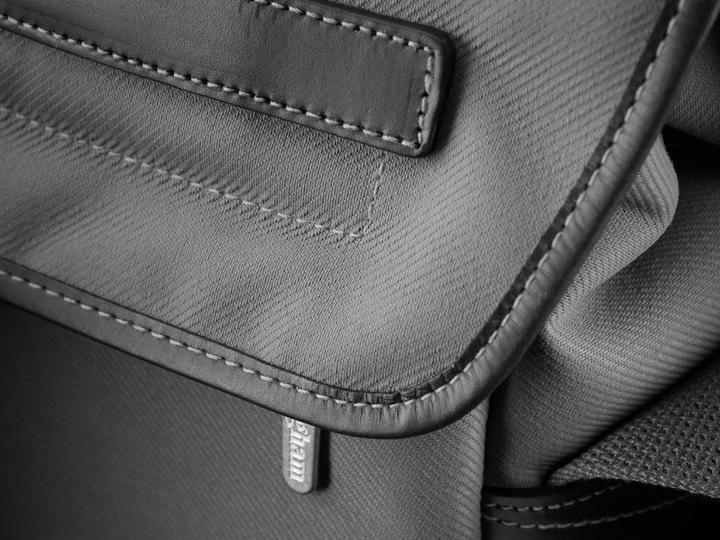 Actual product image Billingham 307 (Camera shoulder bag)