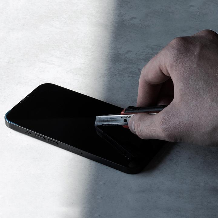 Actual product image Crong 7D Nano Flexible Glass - Szkło hybrydowe 9H na cały ekran Samsung Galaxy S22+ (Samsung Galaxy S22+)