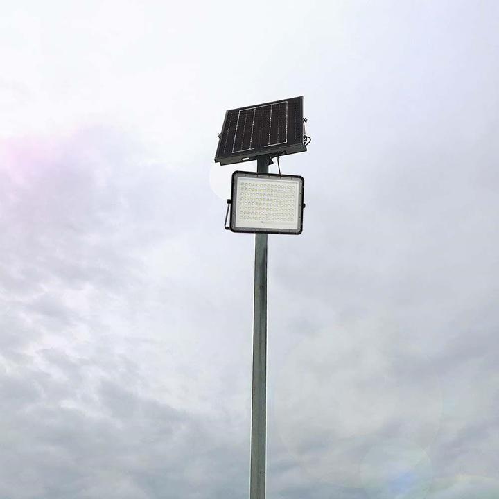 Actual product image V-TAC Solar LED projector 20W Remote control AUTO Timer IP65 Black VT-180W 4000K 1800lm (1800 lm, IP65)