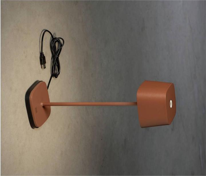 Produktbild Konstsmide Tischleuchte USB Capri, 2700-3000 K, 2.2 W, Terracotta (120 lm)