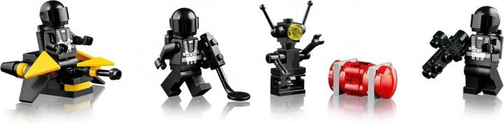 Actual product image LEGO Blacktron Renegade (10355, LEGO Icons, LEGO Rare Sets)
