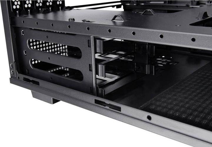 Actual product image Thermaltake Divider 200 TG Air Black (mATX)