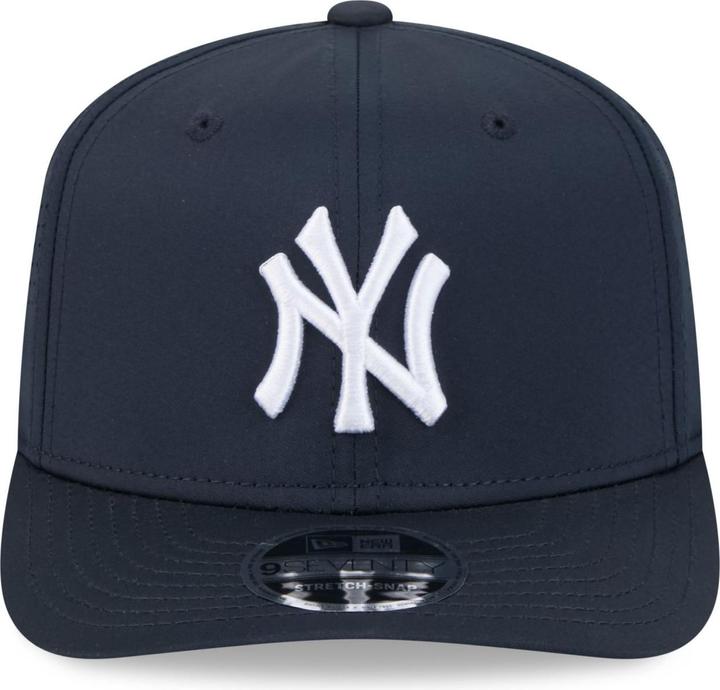 Actual product image New Era 9Seventy Stretch Cap - Performance New York Yankees