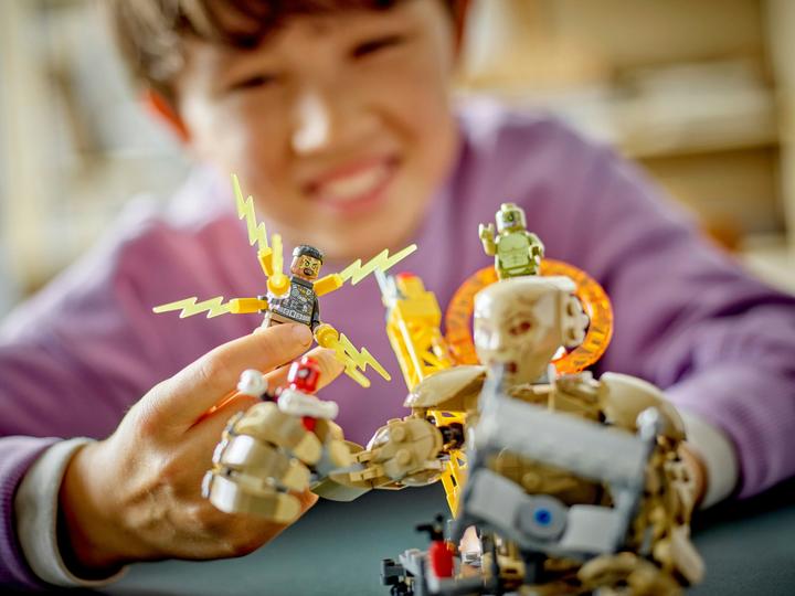 Actual product image LEGO 76280 Confidential (76280, LEGO Marvel)