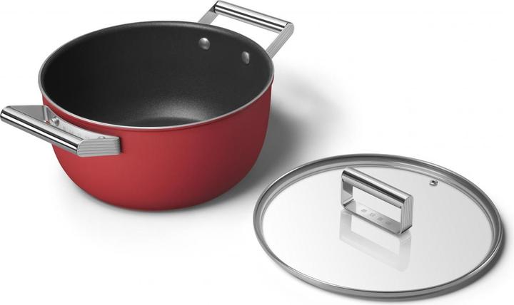 Actual product image Smeg CKFC2411RDM Casserole Ø 24 cm with glass lid, 2 handles, red (24 cm, Casserole + Stewpot, Aluminium, Stainless steel)