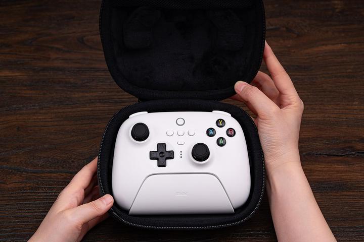 Produktbild 8bitdo Travel Case - Ultimate Controller (Switch, PS4, PS5, Xbox One S, Xbox One X)