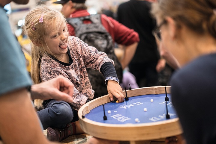 Produktbild Game Factory Klask 4 (Englisch, Italienisch, Deutsch, Französisch)