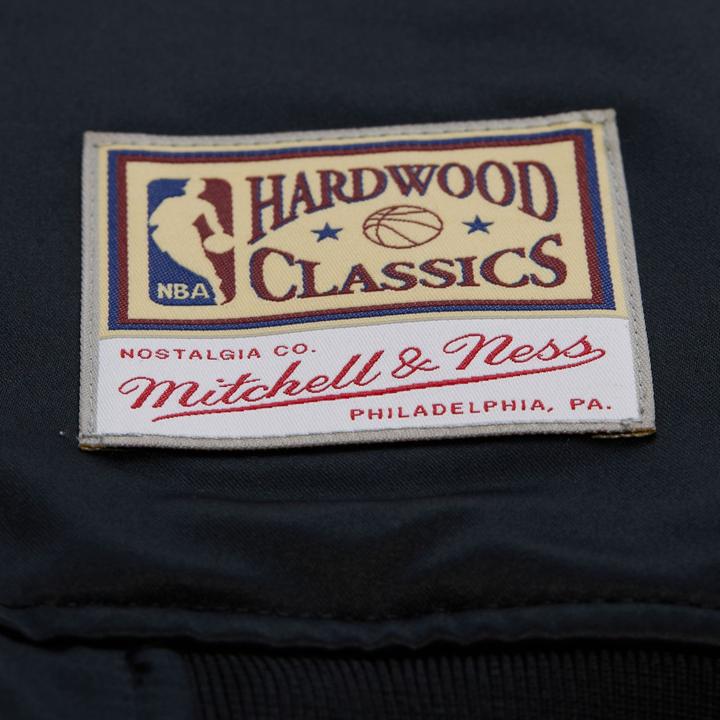 Actual product image Mitchell & Ness M&N Satin Bomber Jacke - MAXXED Chicago Bulls D. Rodman - L (L)