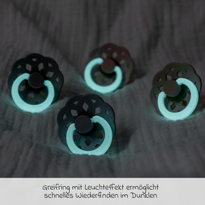 Produktbild Bibs Bohème Latex Schnuller (Grösse 1, 0-6 Monate), Sage GLOW & Cloud GLOW (2 x, bis 6 Monate)