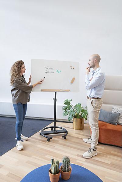 Produktbild Legamaster SKETCH INFINITE mobiles Flipchart Rundfuss