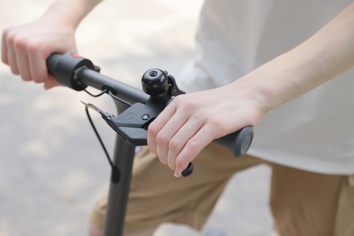 Actual product image Segway-Ninebot ZING C20 (16 km/h, 20 km, 150 W)