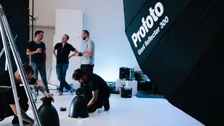 Actual product image Profoto Giant Reflector 180 (Umbrella reflector, 180 cm)