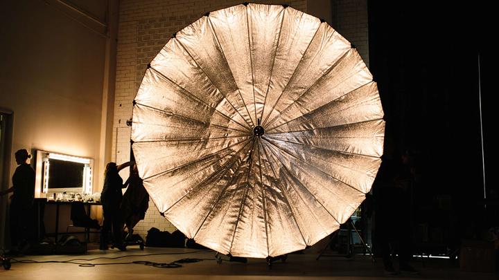 Actual product image Profoto Giant Reflector 180 (Umbrella reflector, 180 cm)