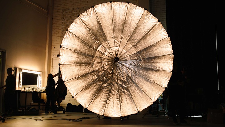 Actual product image Profoto Giant Reflector 180 (Umbrella reflector, 180 cm)