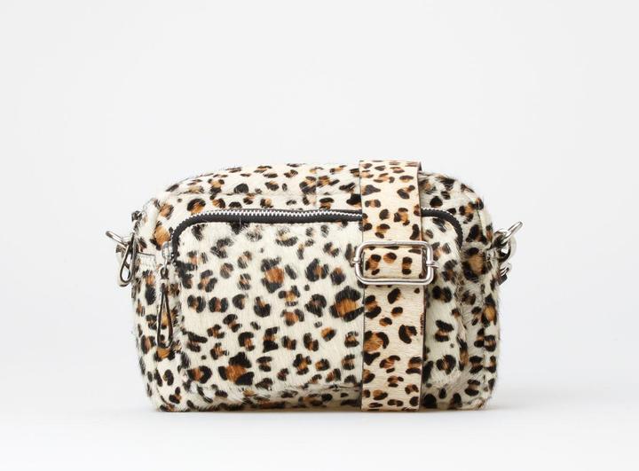 Actual product image Treats Karla