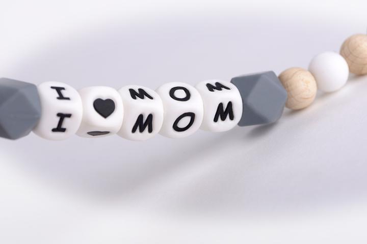 Immagine prodotto Kikadu Catena per ciucci "I Love Mom" grigia (1x)