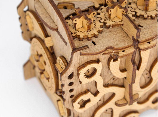 Actual product image iDventure Cluebox - Nautilus (German, French, English)