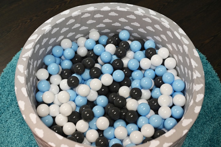 Produktbild Knorrtoys Bällebad soft - "Grey white clouds" - 300 balls creme/grey/lightblue (ca. 6cm Durchmesser)