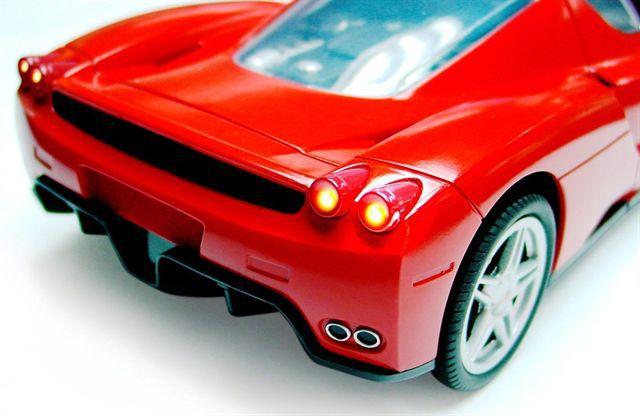 Actual product image Silverlit Ferrari Enzo 1:16 Bluetooth