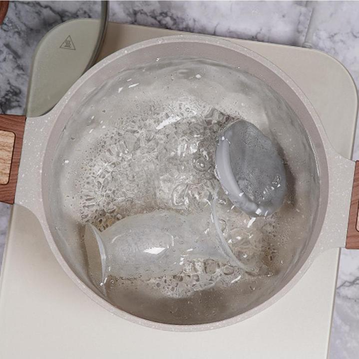 Actual product image Haakaa 100ml Silicone Breast Pump with Suction Base & Silicone Cap