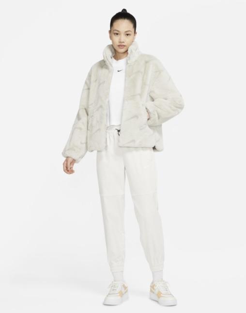 Actual product image Nike Plush Jacket (S)