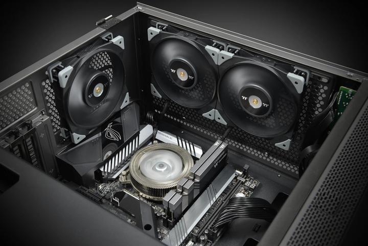 Produktbild Thermaltake Toughfan 12 Performance Fan PWM 500-2000rpm - 2Pack (120 mm, 2x)