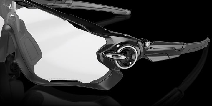 Actual product image Oakley Jawbreaker (Black, photocromatic)