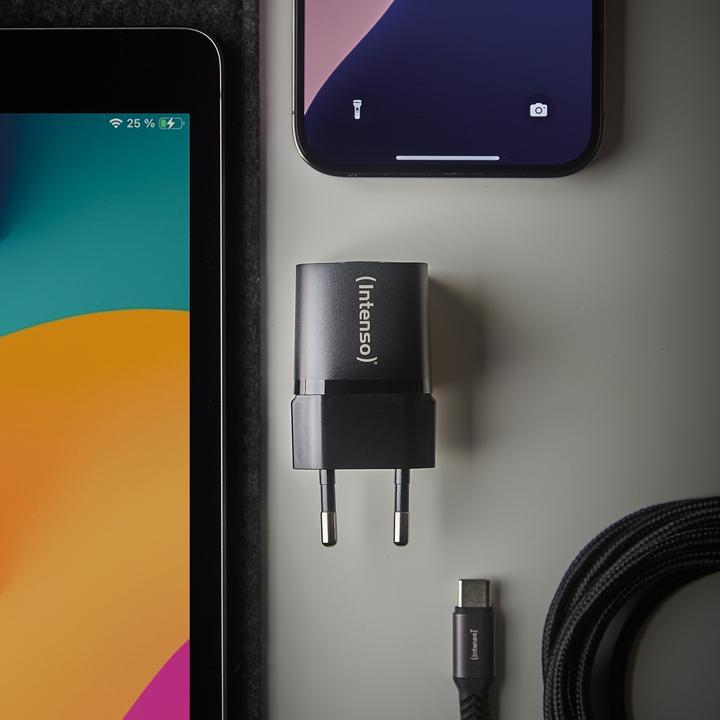 Produktbild Intenso Power Adapter W30C² GaN Schwarz 1x USB-C 30W (30 W, 1 Port)