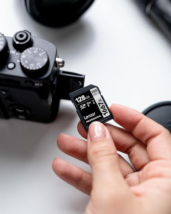 Produktbild Lexar Scheda SD Professionale 1667x Confezione da 2 (128 GB, SDXC, U3, UHS-II)