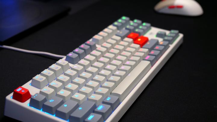 Produktbild CHERRY XTRFY K4V2 TKL keyboard, retro (DE, Kabelgebunden)