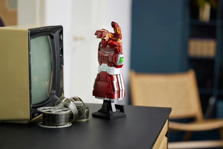Actual product image LEGO 76223 Marvel Iron Man Glove (76223, LEGO Marvel)