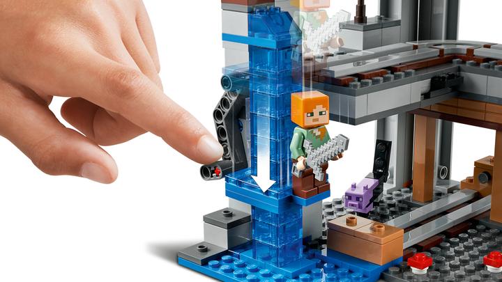 Produktbild LEGO Das erste Abenteuer (21169, LEGO Minecraft)