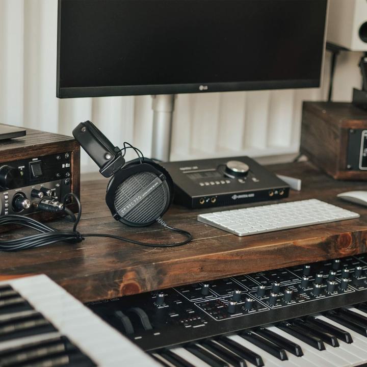 Immagine prodotto Beyerdynamic DT 990 Pro (Nessuna cancellazione del rumore, Cablato)