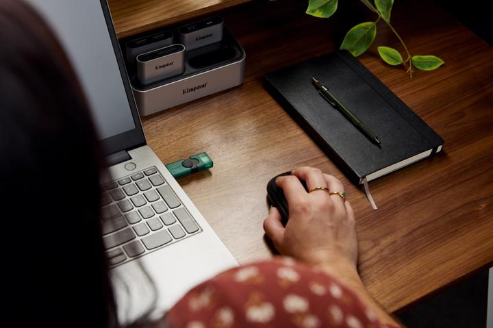 Produktbild Kingston DataTraveler DuoG2 (256 GB, USB-A, USB-C)