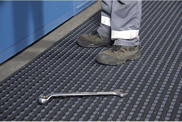 Produktbild kaiserkraft Industrierost, extrem rutschhemmend (1000 x 100 cm)
